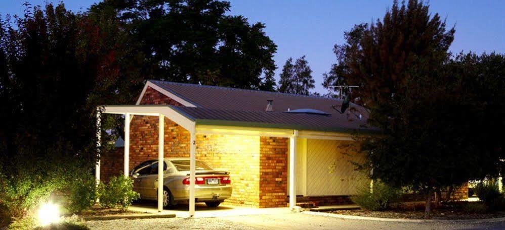 Belvoir Village Motel & Apartments Wodonga Exterior foto